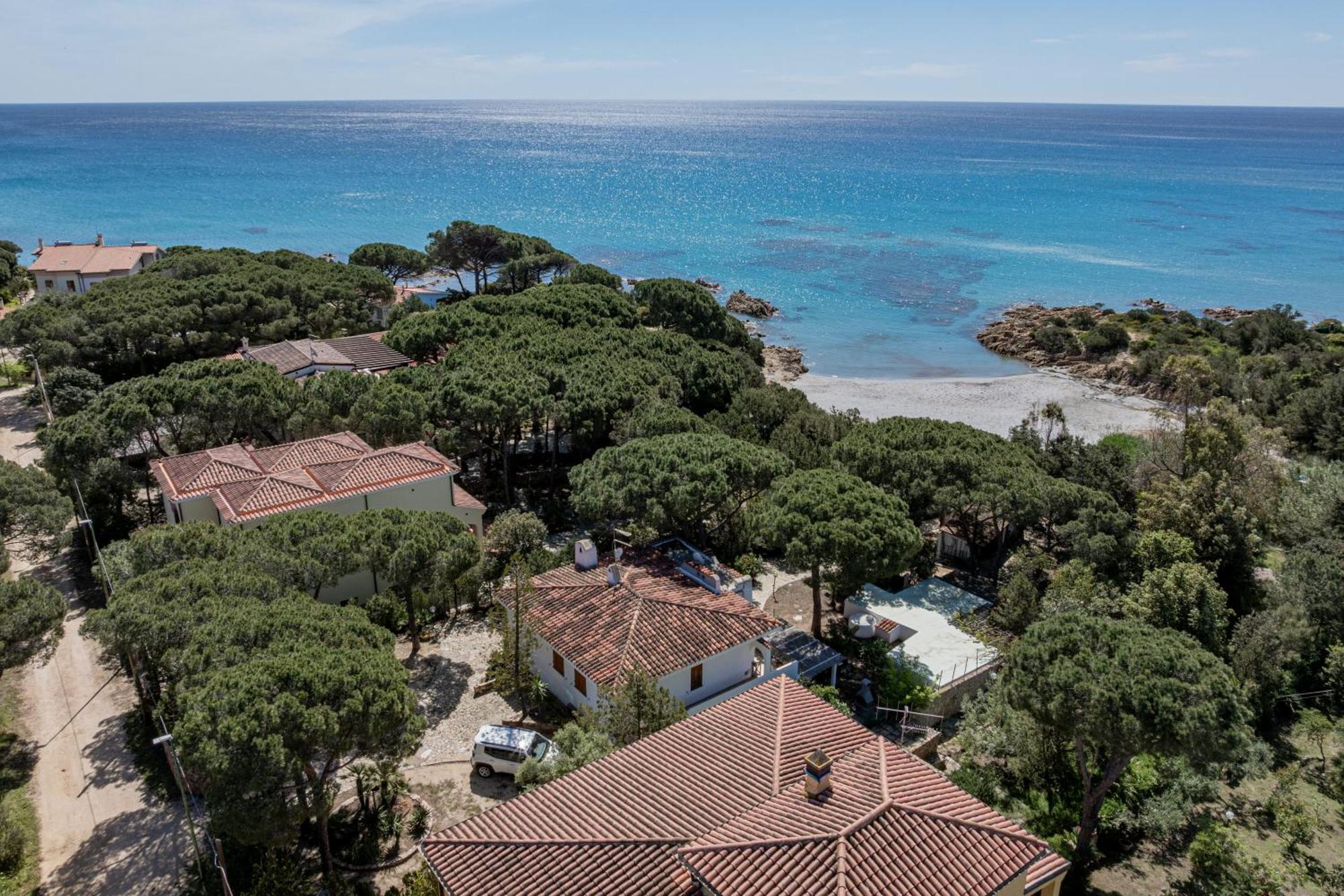Casa Donatella, In Riva Al Mare! Villa Cala Liberotto Exterior photo
